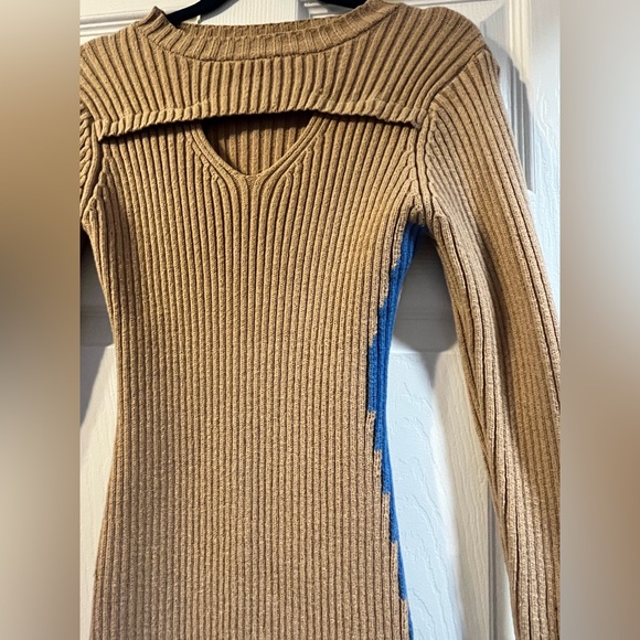 Ladies Sweater Dress - Picture 3 of 5